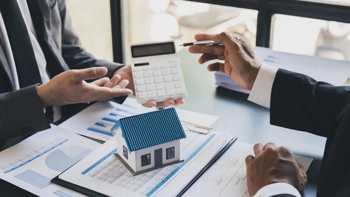 Cap Rate vs Cash-on-Cash Return – Which Matters More in Vancouver Rentals?
